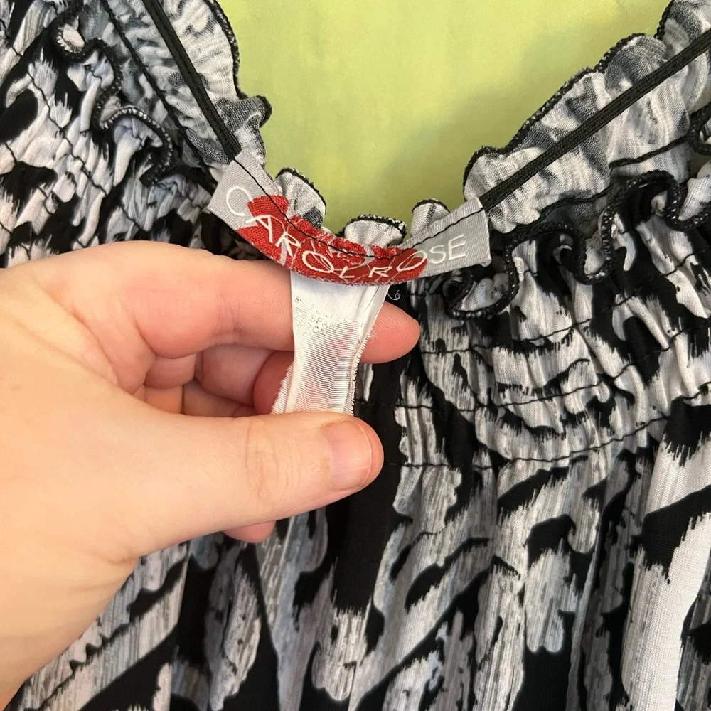 Carol Rose Black and Gray Floral Blouse - Picture 4 of 7